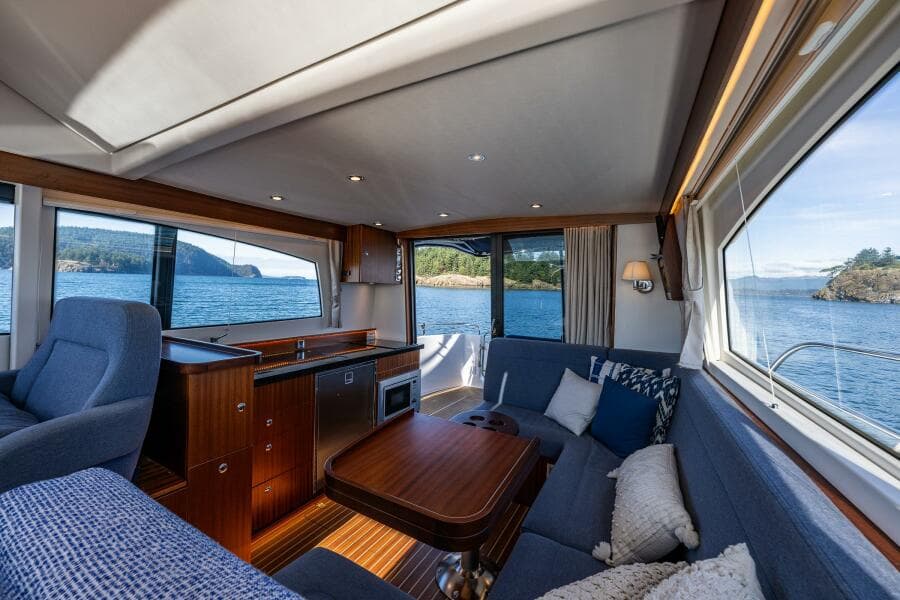 2023 Nimbus 405 Flybridge