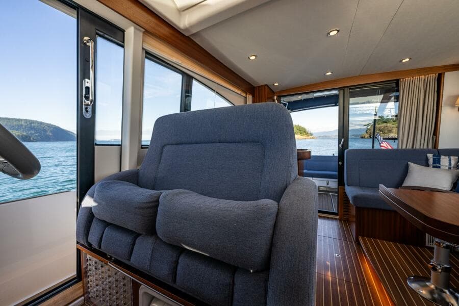 2023 Nimbus 405 Flybridge
