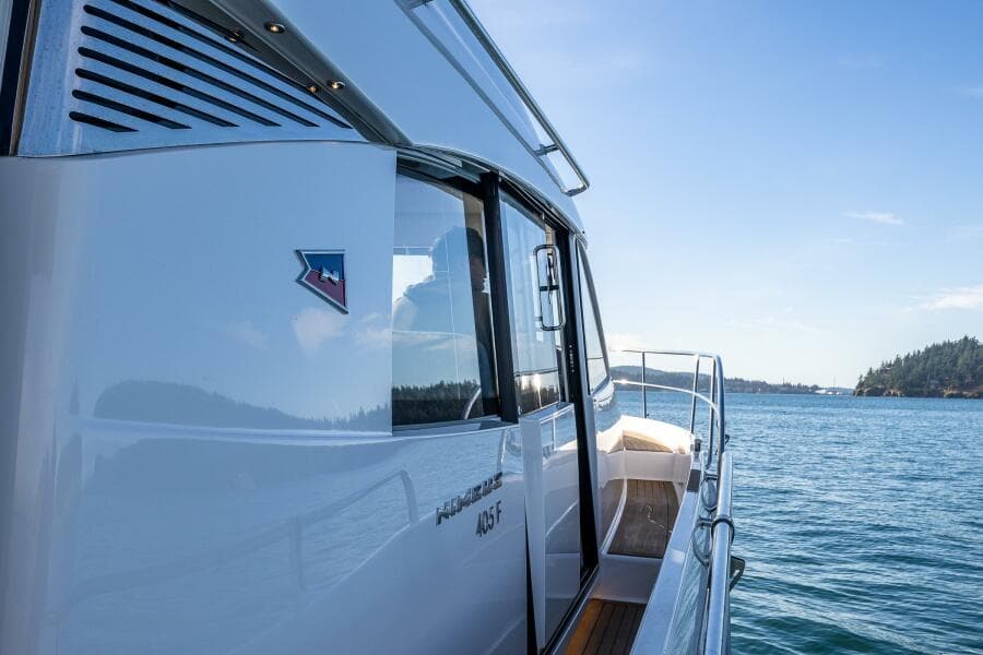 2023 Nimbus 405 Flybridge