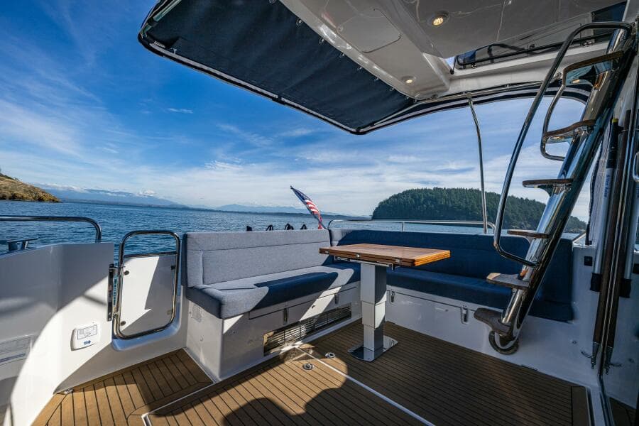 2023 Nimbus 405 Flybridge