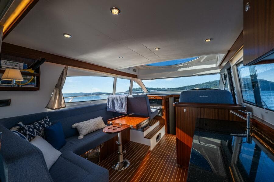 2023 Nimbus 405 Flybridge