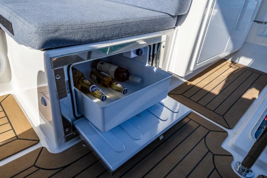 2023 Nimbus 405 Flybridge