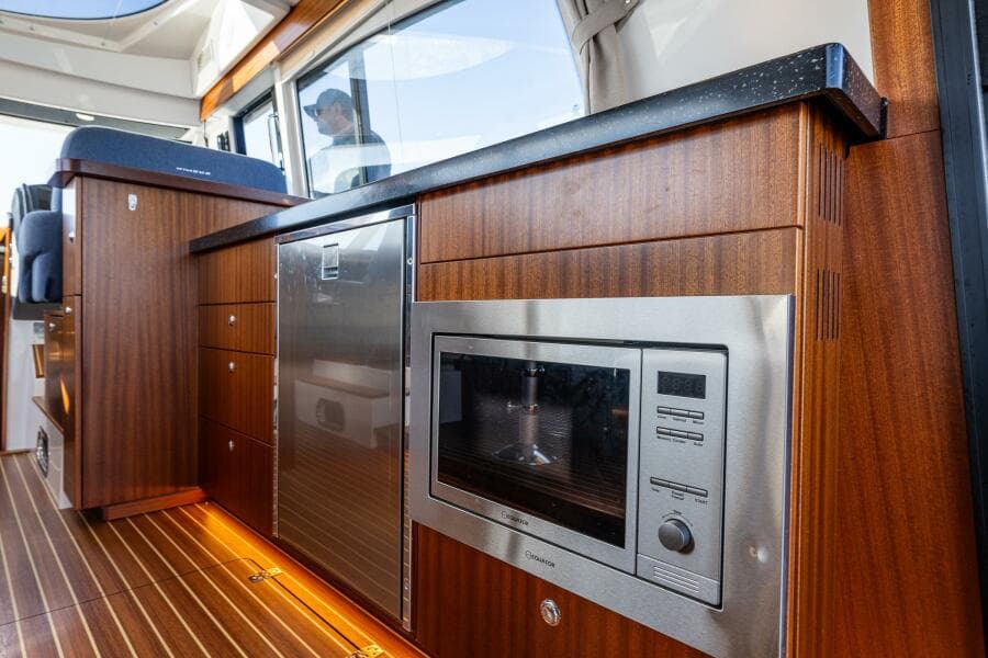 2023 Nimbus 405 Flybridge
