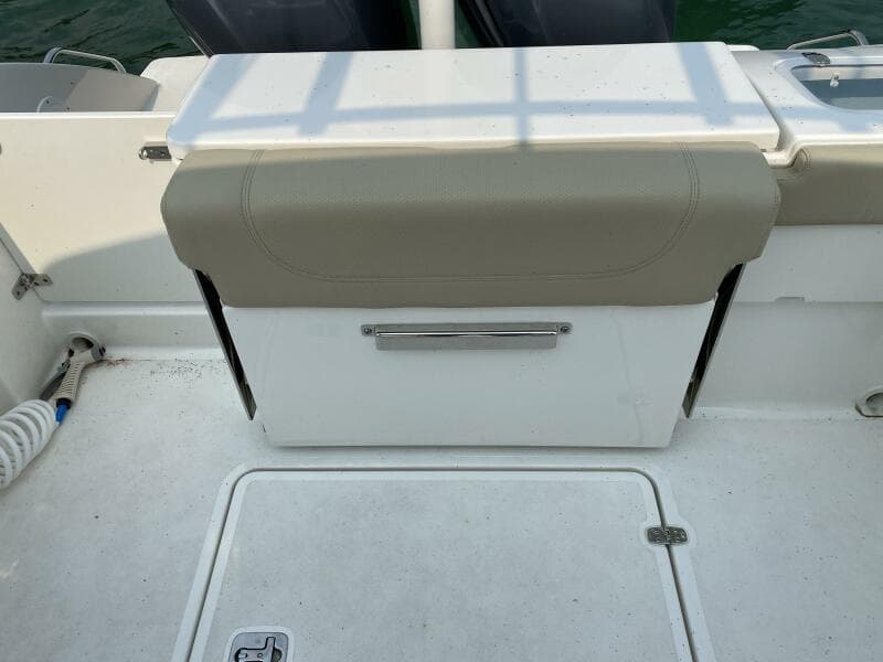 2021 Pursuit 266 Dual Console