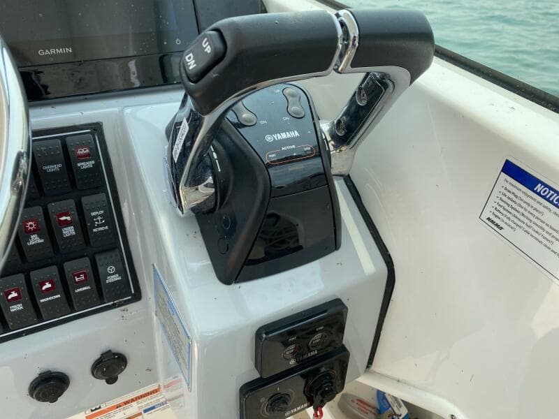 2021 Pursuit 266 Dual Console