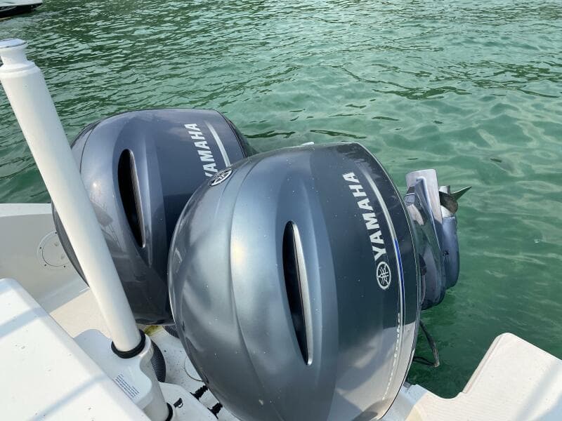 2021 Pursuit 266 Dual Console