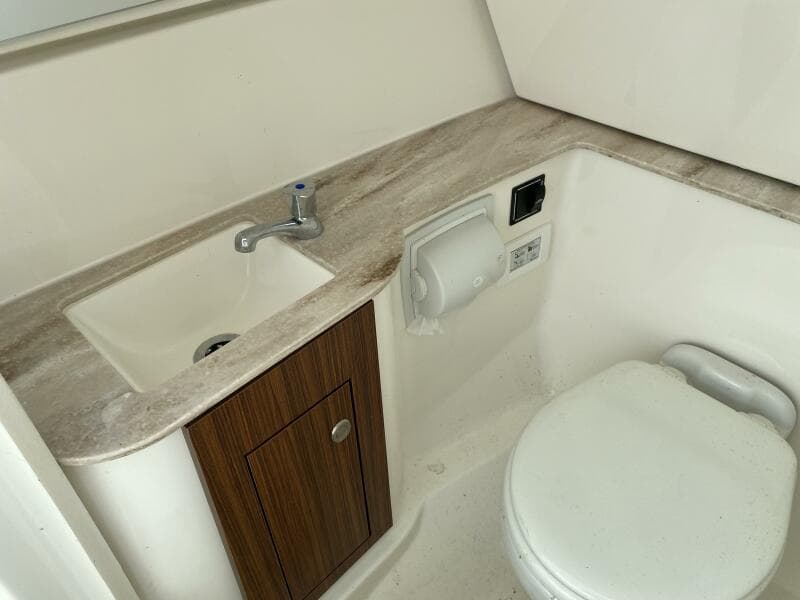 2021 Pursuit 266 Dual Console