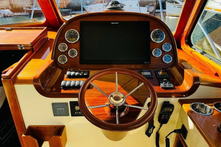 2012 Hinckley Picnic Boat MKIII
