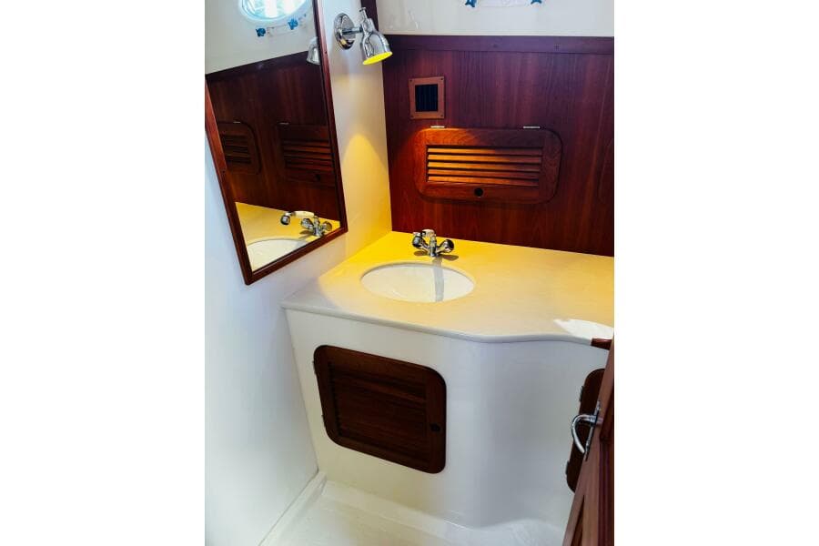 2012 Hinckley Picnic Boat MKIII