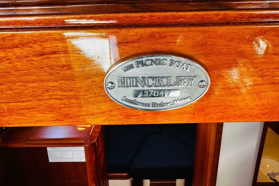 2012 Hinckley Picnic Boat MKIII