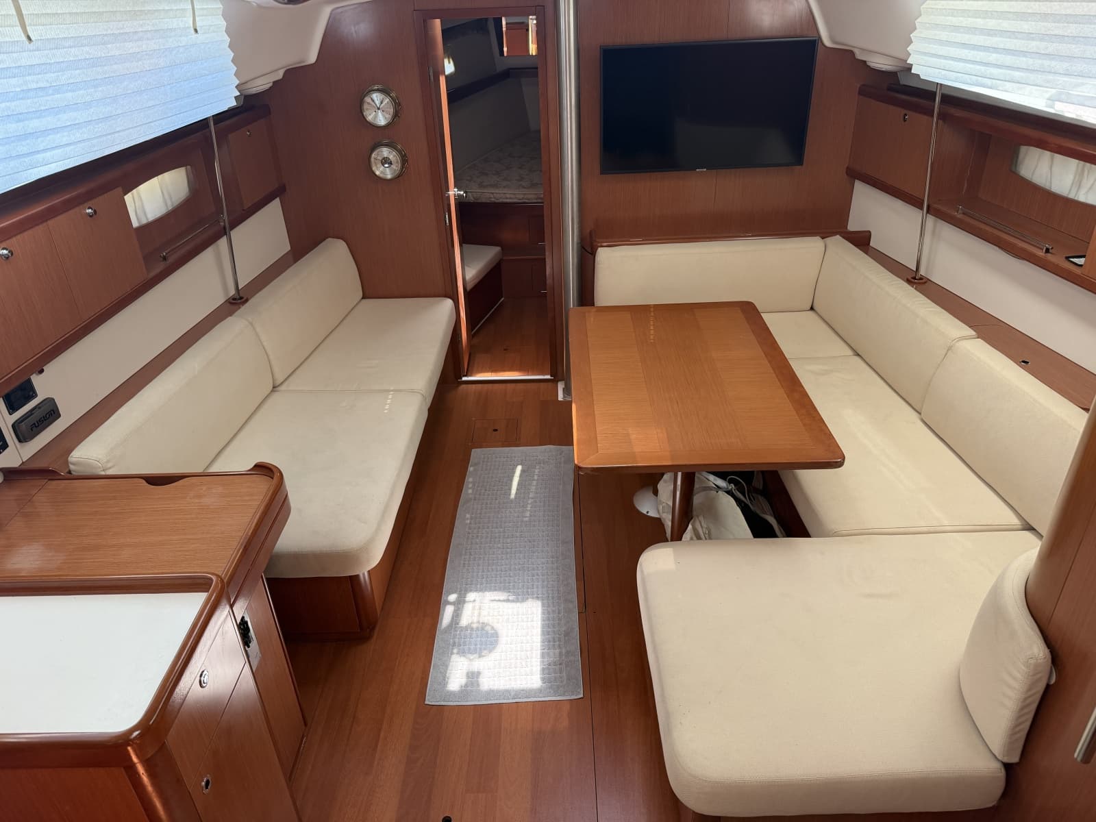 Beneteau 43