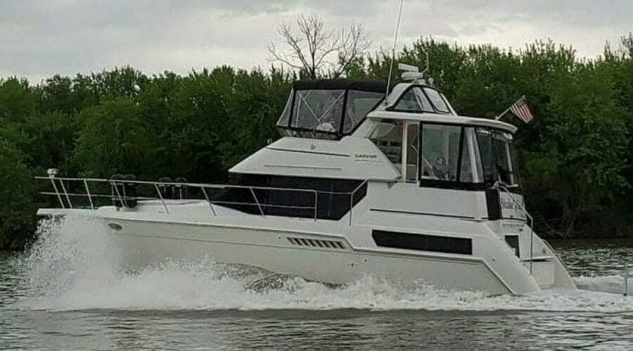 1998 Carver 355 Aft Cabin