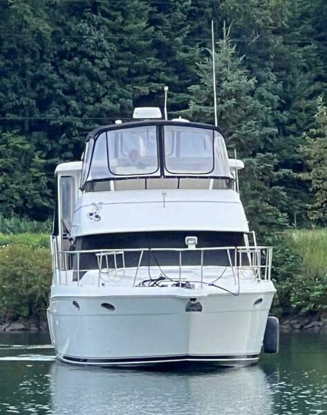 1998 Carver 355 Aft Cabin