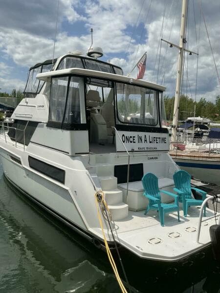 1998 Carver 355 Aft Cabin