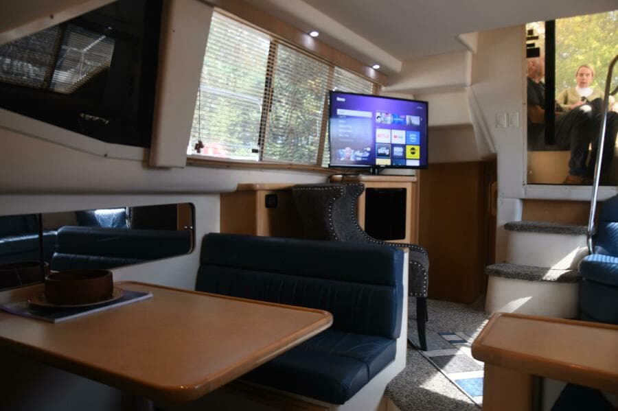 1998 Carver 355 Aft Cabin