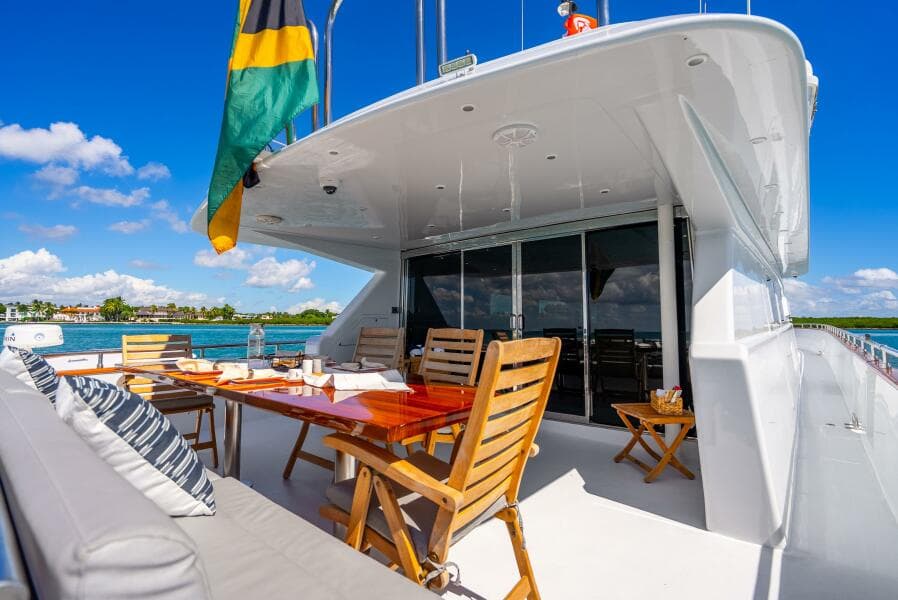 1991 Maiora Raised Pilothouse