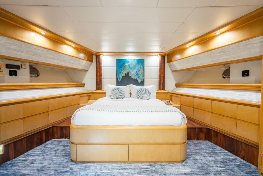 1991 Maiora Raised Pilothouse