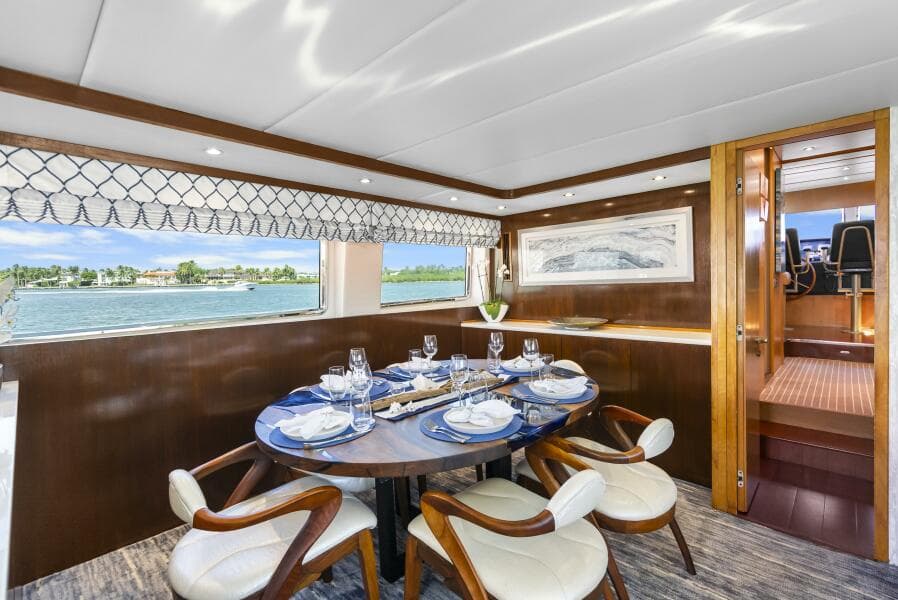 1991 Maiora Raised Pilothouse