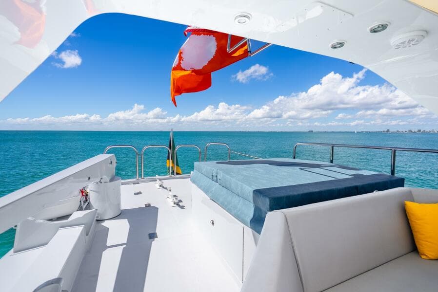 1991 Maiora Raised Pilothouse