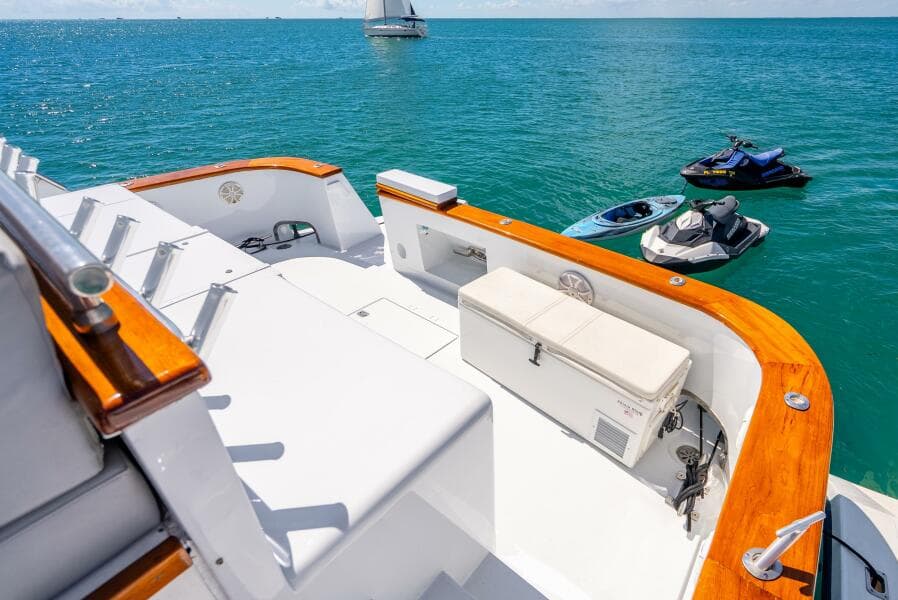 1991 Maiora Raised Pilothouse