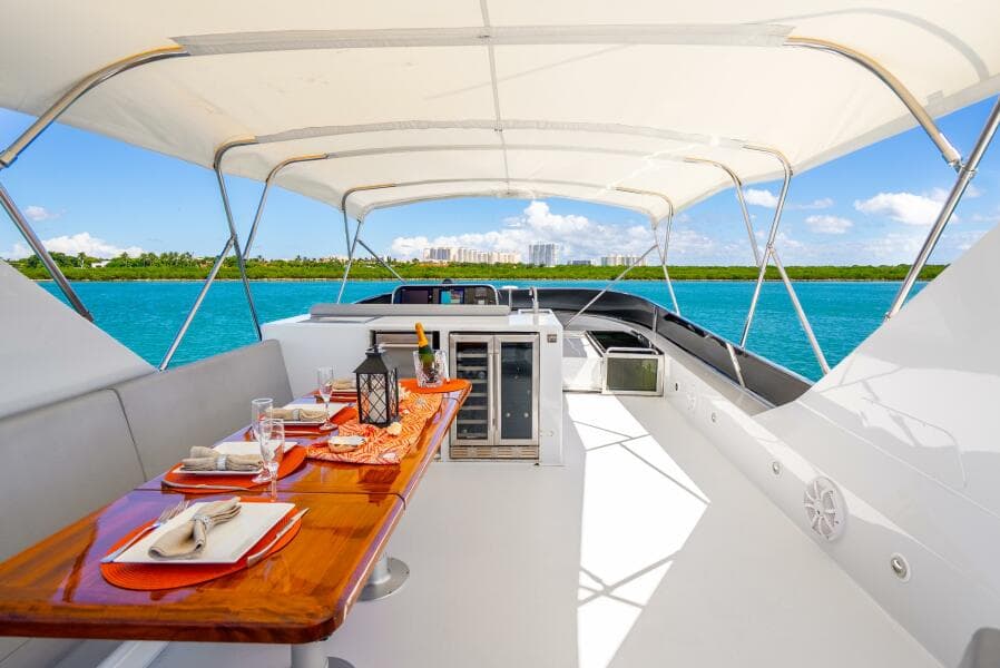 1991 Maiora Raised Pilothouse