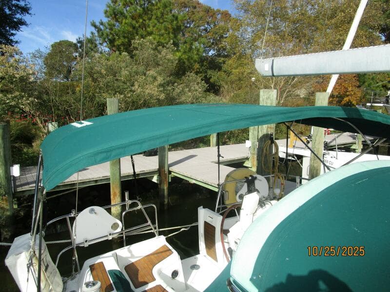 37' Beneteau bimini2