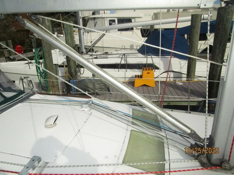 37' Beneteau boom vang2