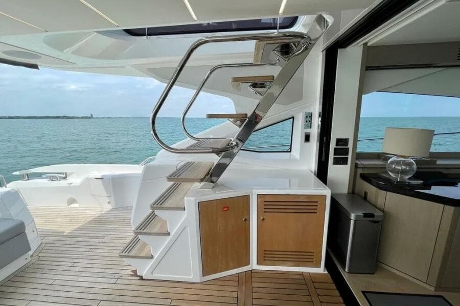 2020 Sunseeker 74 Sport Yacht
