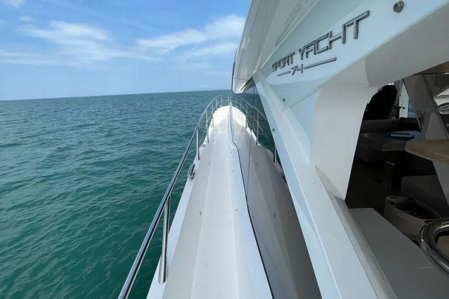 2020 Sunseeker 74 Sport Yacht