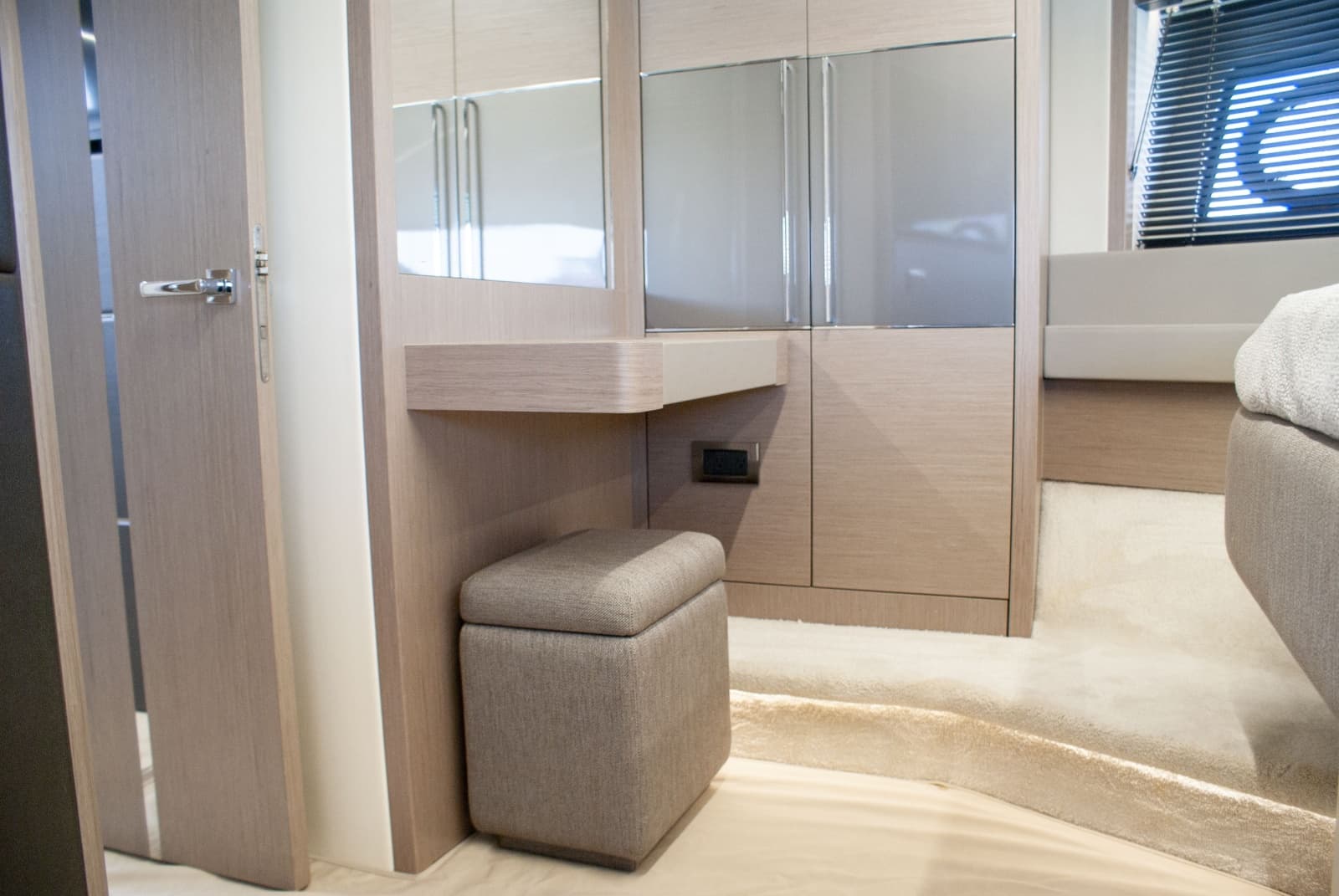 2020 Sunseeker 74 Sport Yacht