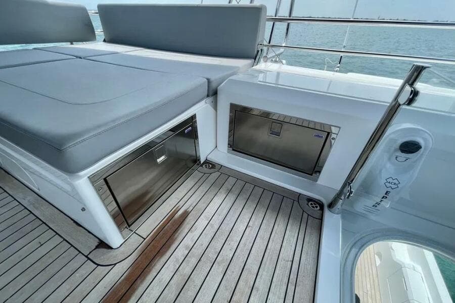 2020 Sunseeker 74 Sport Yacht