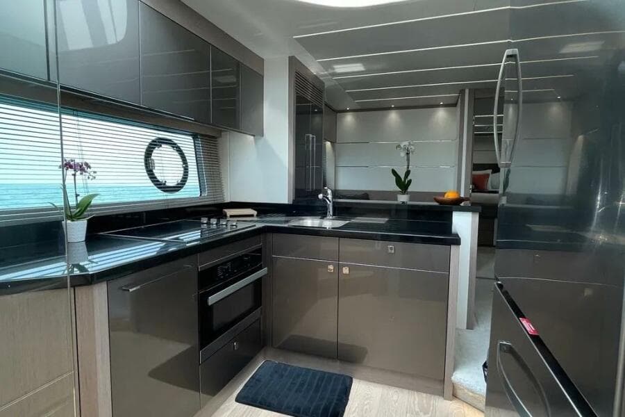 2020 Sunseeker 74 Sport Yacht