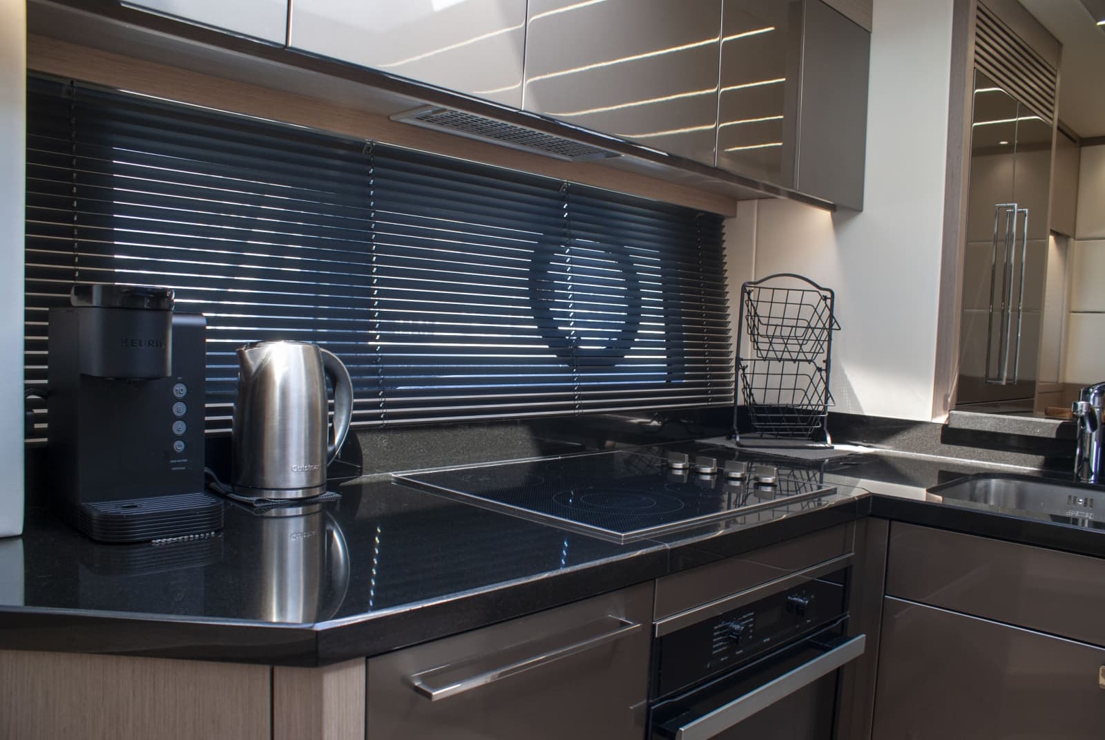2020 Sunseeker 74 Sport Yacht