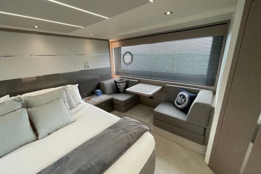 2020 Sunseeker 74 Sport Yacht