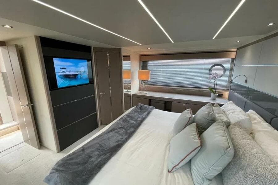 2020 Sunseeker 74 Sport Yacht