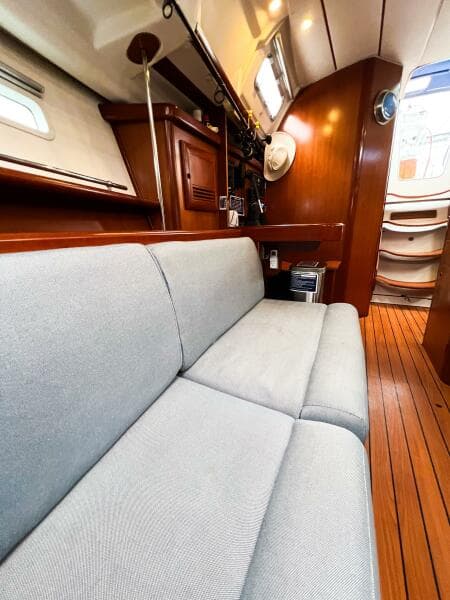 2007 Beneteau 373