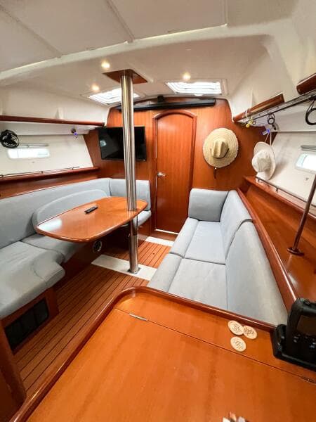 2007 Beneteau 373