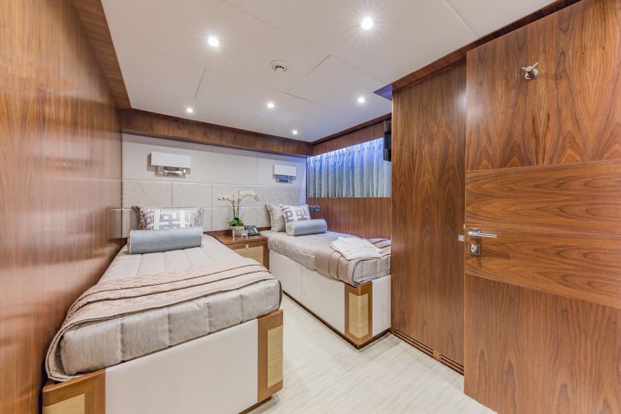 2018 Hargrave Raised Pilothouse