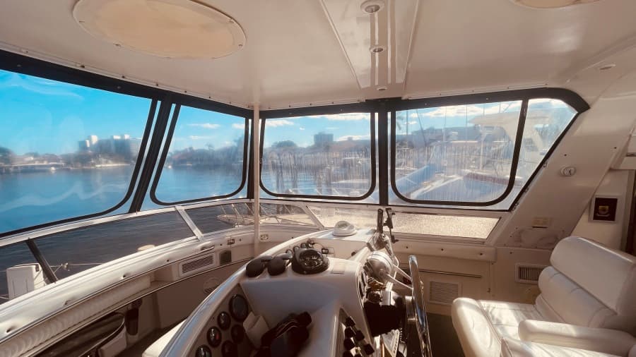 1997 CARVER YACHTS 500 COCKPIT MY