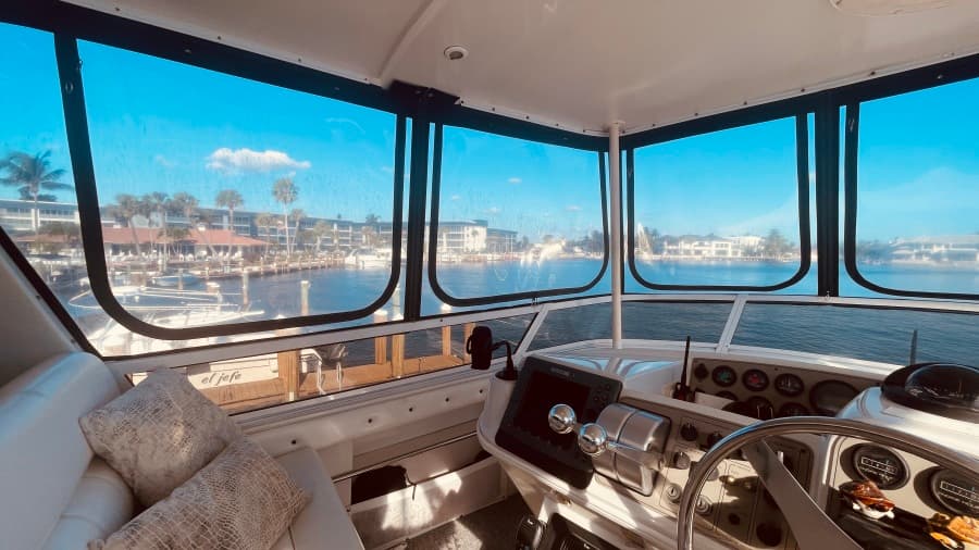 1997 CARVER YACHTS 500 COCKPIT MY