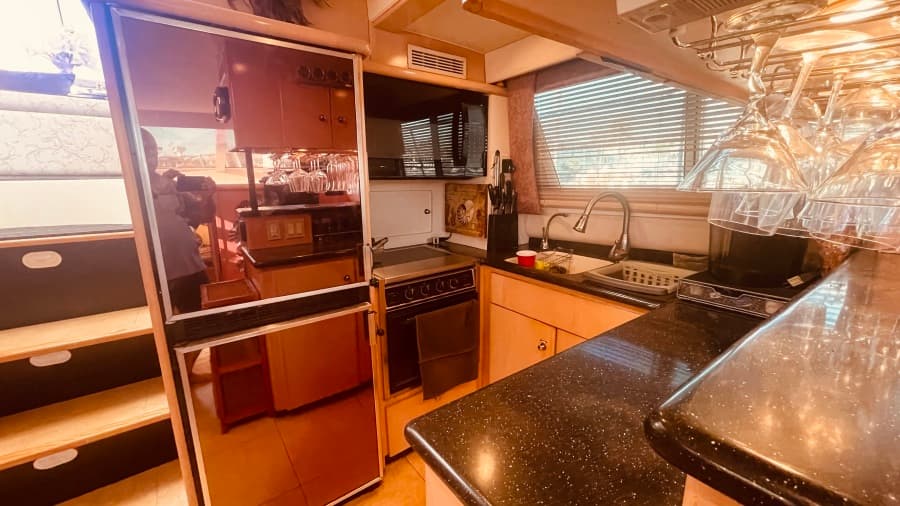 1997 CARVER YACHTS 500 COCKPIT MY
