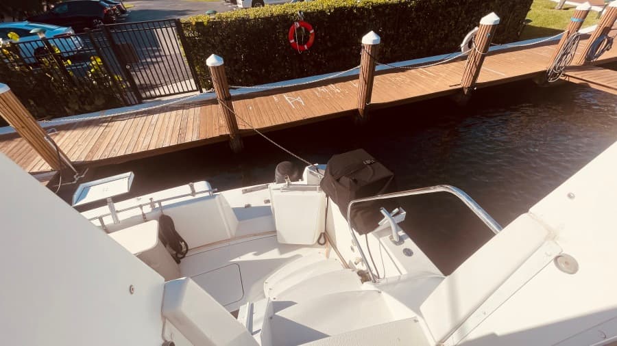 1997 CARVER YACHTS 500 COCKPIT MY