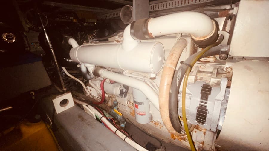 1997 CARVER YACHTS 500 COCKPIT MY