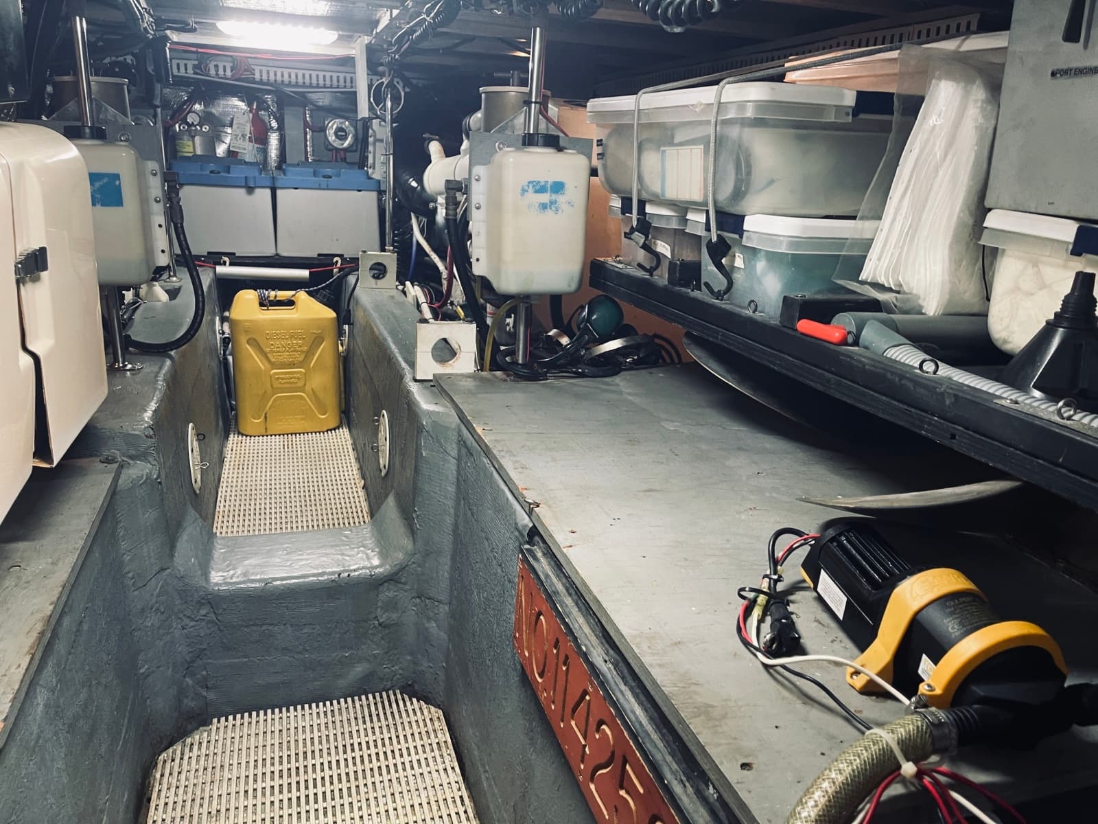1997 CARVER YACHTS 500 COCKPIT MY
