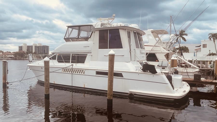 1997 CARVER YACHTS 500 COCKPIT MY