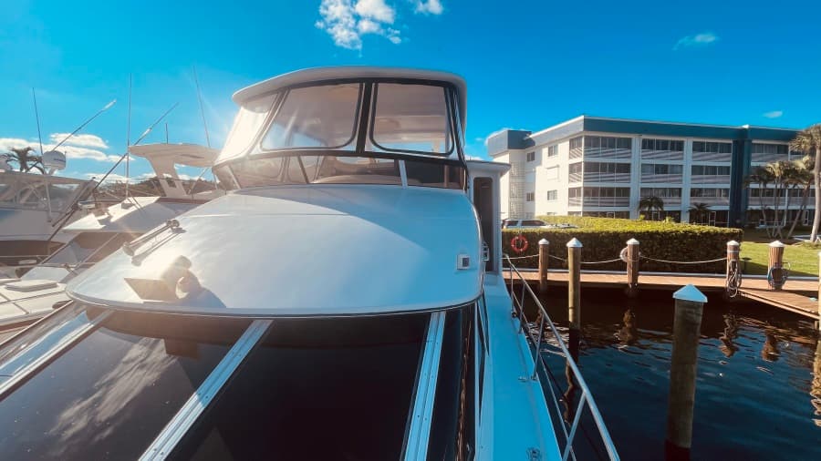 1997 CARVER YACHTS 500 COCKPIT MY