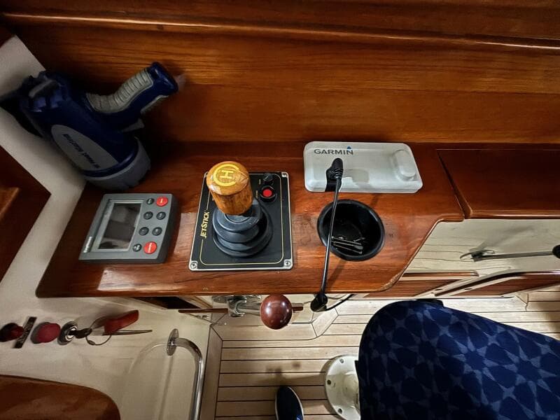 2001 Hinckley 36 Picnic Boat EP
