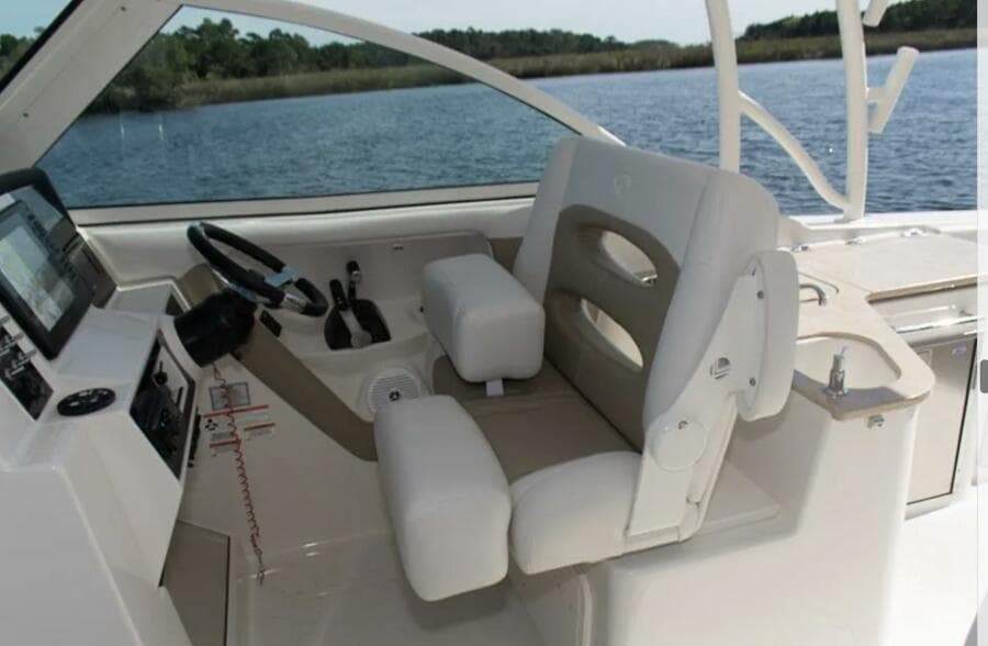 2018 Sailfish 325 DC