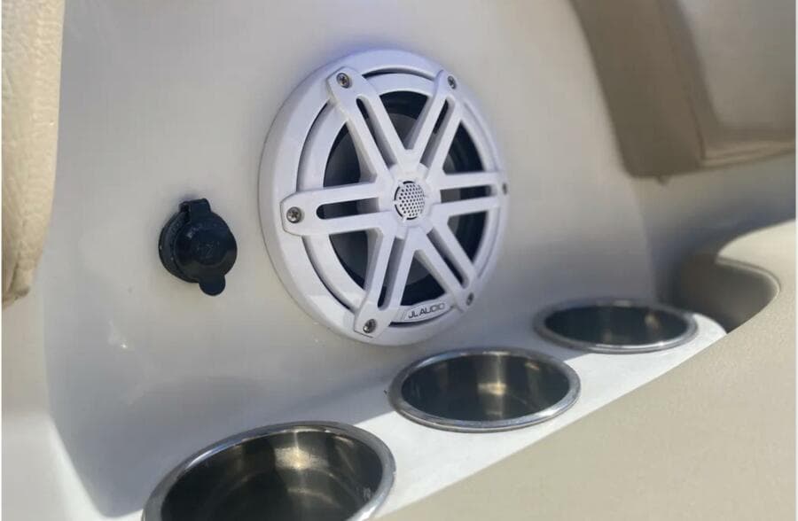 2018 Sailfish 325 DC