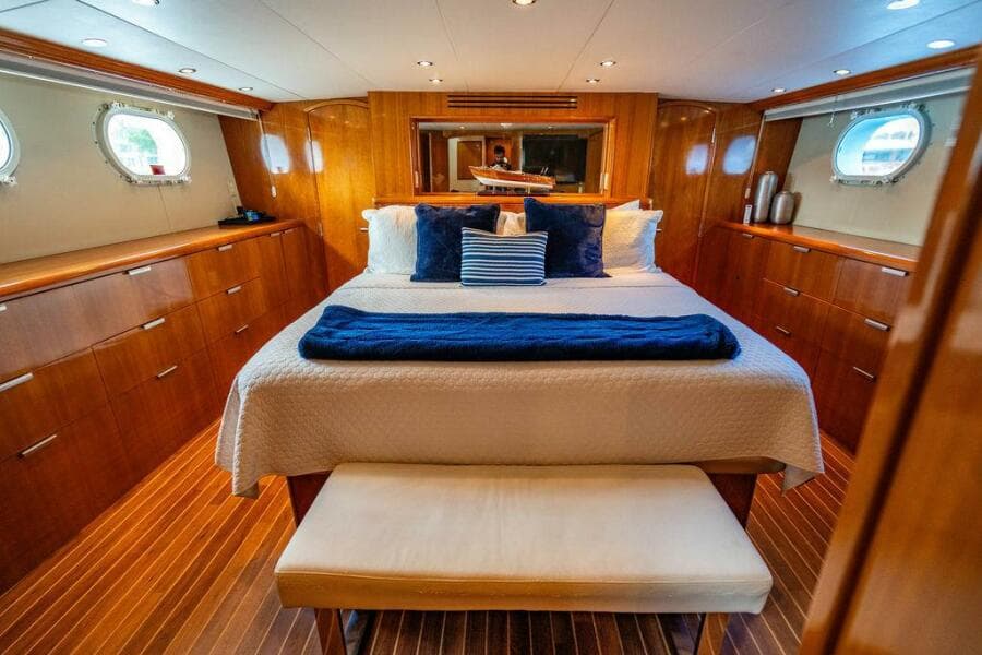 2003 Hatteras Cockpit MY